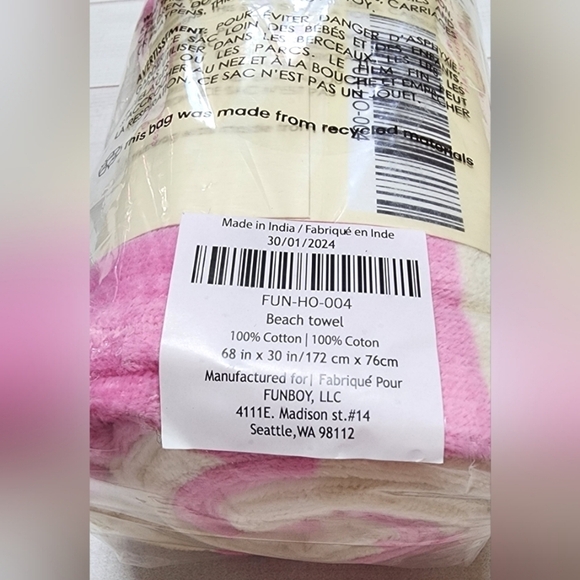 FunBoy Poolside Leisure Club Beach Towel 68" L x 30" W - New In Package - Picture 4 of 6